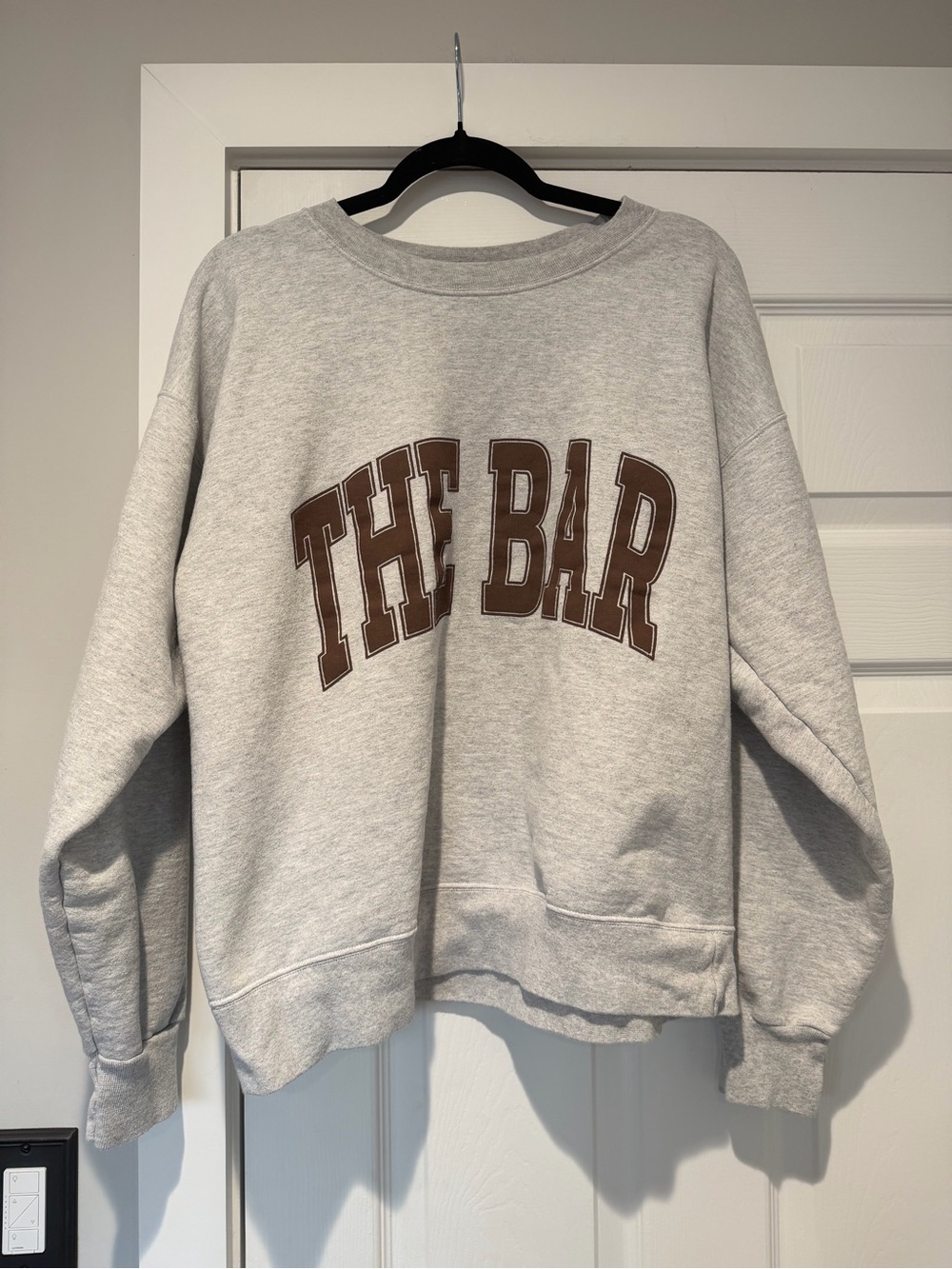 Auth. ✅ THE BAR Varsity Crewneck in “LT Heather Grey/Chocolate” Size Large🩶🤎